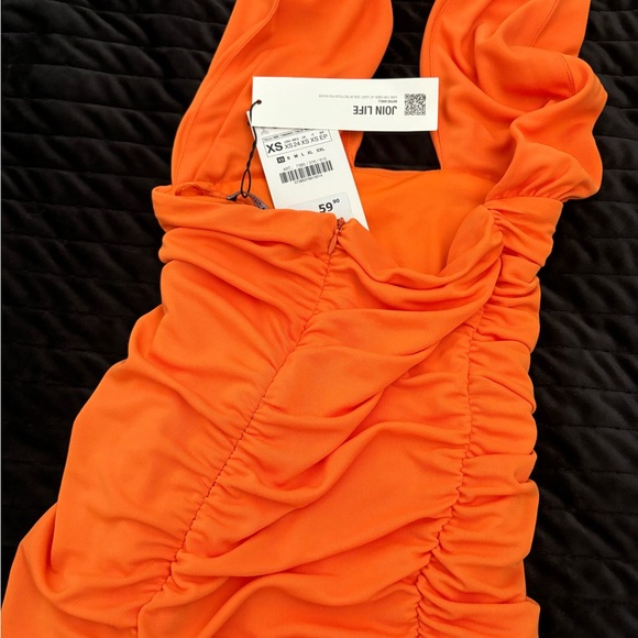 Ruched orange dress ( new) - Picture 2 of 4